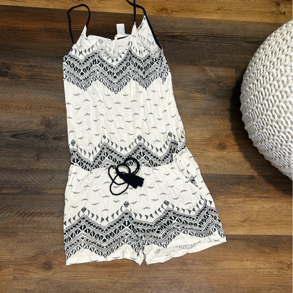 VENUS White and Black Patterned Romper